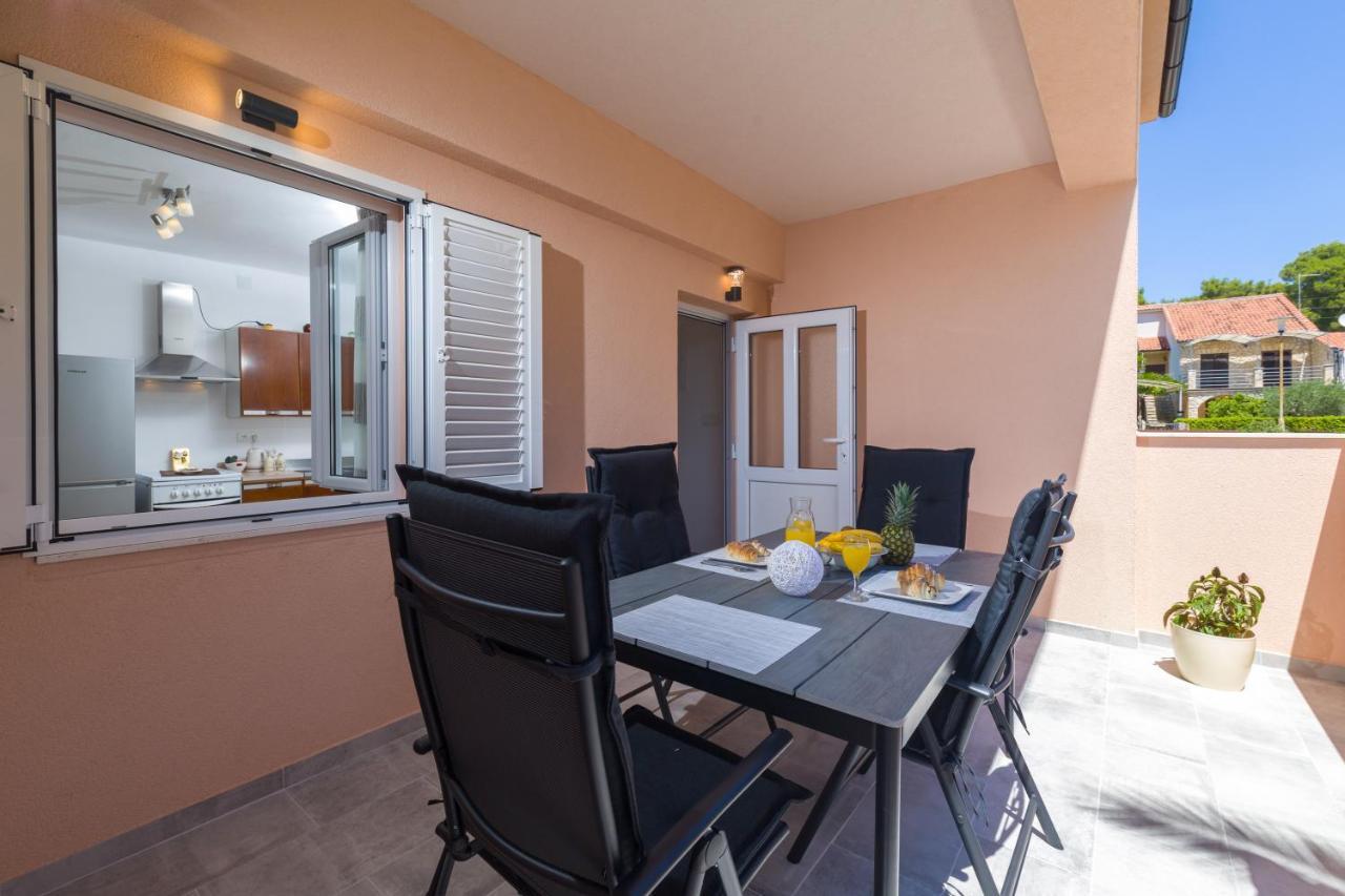 Guest House Marinna Врбоска Екстериор снимка