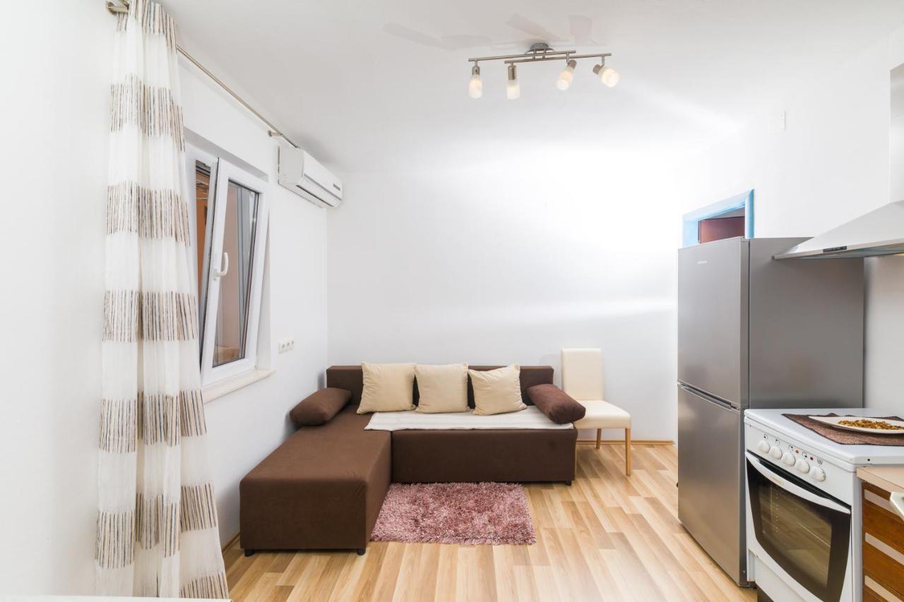 Guest House Marinna Врбоска Екстериор снимка